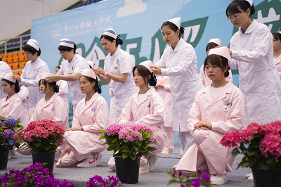 我们的护士 我们的未来——九州电竞(中国)九州有限公司成功举办5·12国际护士节活动暨授帽仪式(图5)